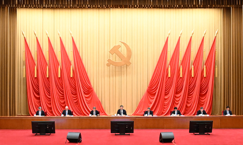 4月3日，，，，学习贯彻习近平新时代中国特色社会主义头脑主题教育事情聚会在北京召开。。。。。。中共中央总书记、国家主席、中央军委主席习近平出席聚会并揭晓主要讲话。。。。。。李强、赵乐际、王沪宁、蔡奇、丁薛祥、李希、韩正出席聚会。。。。。。
